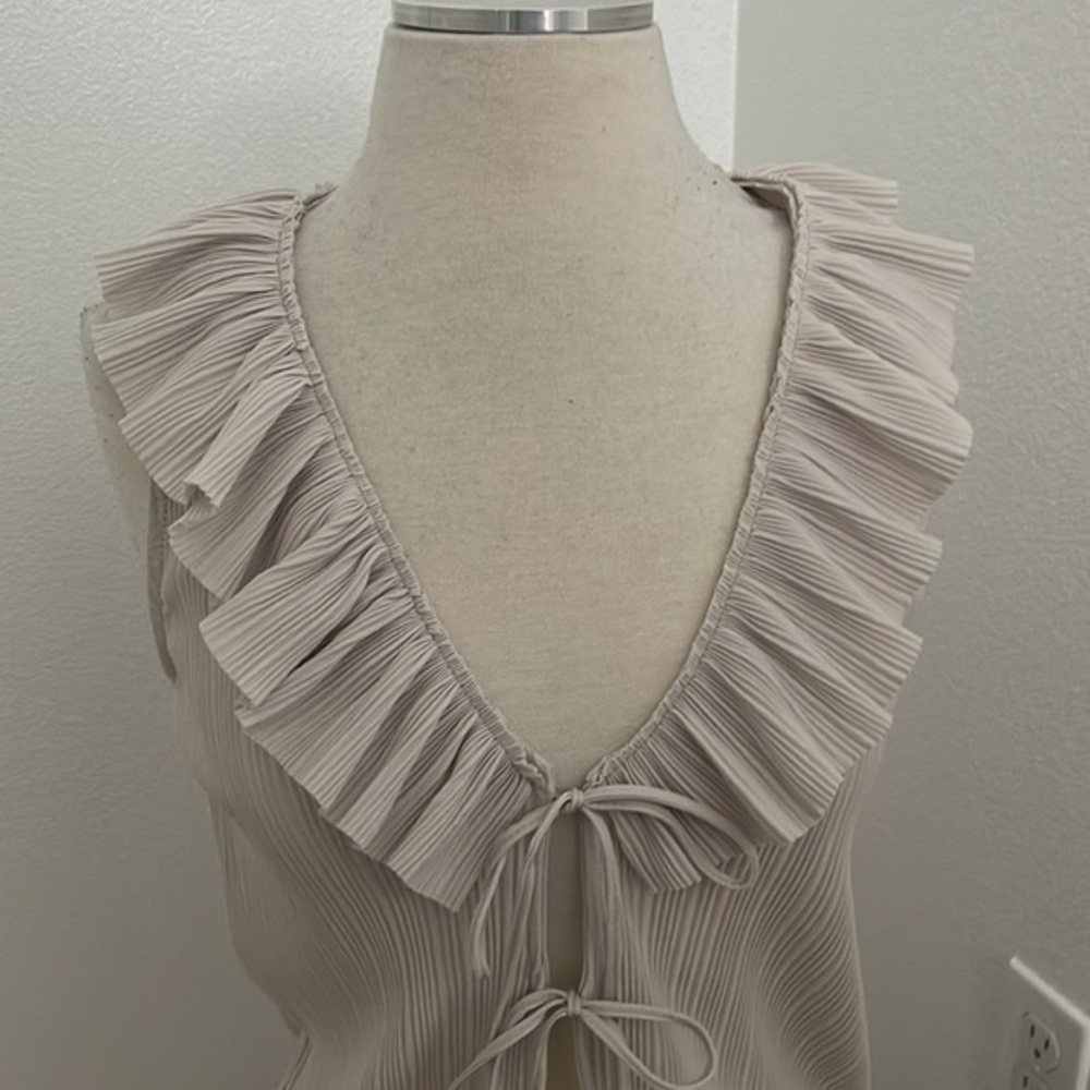 Zara Ruffle Top - Picture 3 of 11